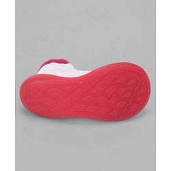 Cute Walk by Babyhug Slip On Closure Sock shoes With Fox Design - Pink