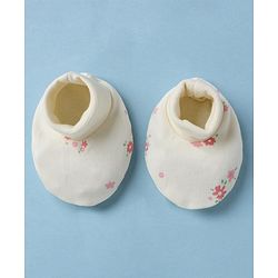 Babyhug 100% Cotton Interlock Knit Cap, Mitten & Booties With Floral Print In White - Diameter 10.5 cm