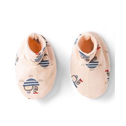 Babyhug 100% Cotton Interlock Knit Cap , Mittens & Booties with Penguin in Boat Print Light Pink - Diameter 8 cm