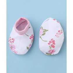 Babyhug 100% Cotton Interlock Knit Floral Printed Cap Mittens & Booties Set White Diameter - 16 cm
