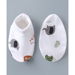 Babyhug 100% Cotton Knit Animal Printed Cap Mittens & Booties Set White - Diameter 32 cm