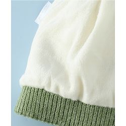 Babyhug Woollen Cap & Muffler With Dino Applique in White - Diameter 16.5 cm