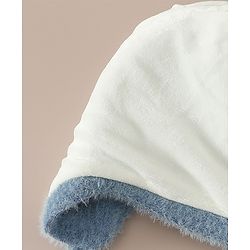 Babyhug Woollen Cap & Sets With Cat Detailing In Blue - Diameter 18 cm
