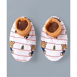 Babyhug 100% Cotton Interlock Knit Striped Mittens & Booties Set With Teddy Bear Print - White