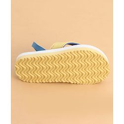 Cute Walk by Babyhug Back Strap Flip Flops With Vehicle Print - Blue
