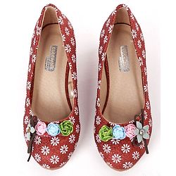 Cute Walk by Babyhug Floral Glitter Bellies - Maroon