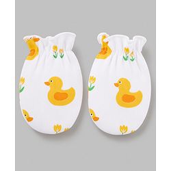 Babyhug 100% Cotton Interlock Knit Cap Mittens & Booties Set With Duck Print White - Diameter 14.5 cm