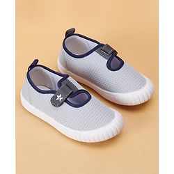 Cute Walk by Babyhug Velcro Closure Casual Shoes - Grey