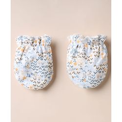 Babyhug 100% Cotton Interlock Knit Cap, Mitten & Booties with Bees, Bugs & Butterfly Print White - Diameter 15 cm