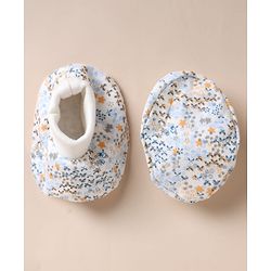 Babyhug 100% Cotton Interlock Knit Cap, Mitten & Booties with Bees, Bugs & Butterfly Print White - Diameter 15 cm