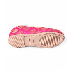 Cute Walk by Babyhug Slip On Ethnic Printed Mojaris - Dark Pink