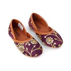 Cute Walk by Babyhug Slip On Ethnic Printed Mojaris in Purple
