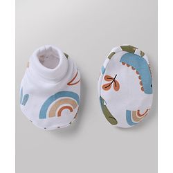 Babyhug 100% Cotton Interlock Knit Cap, Mittens & Booties with Animal Print White - Diameter 15 cm