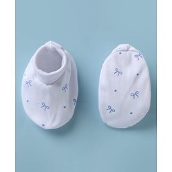 Babyhug 100% Cotton Interlock Knit Cap Mittens & Booties With Bow & Heart Print White - Diameter 16.5 cm