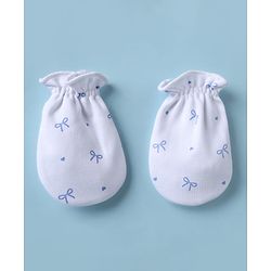 Babyhug 100% Cotton Interlock Knit Cap Mittens & Booties With Bow & Heart Print White - Diameter 16.5 cm