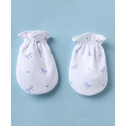 Babyhug 100% Cotton Interlock Knit Cap Mittens & Booties With Bow & Heart Print White - Diameter 16.5 cm