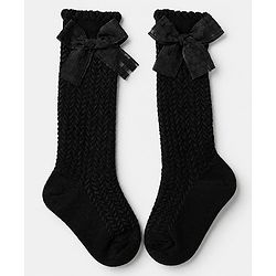 Cute Walk by Babyhug Cotton Cable Knit Calf Length Socks with Bow Applique in Pink