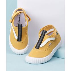 Cute Walk by Babyhug Velcro Closure Solid Casual Shoes - Yellow