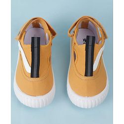 Cute Walk by Babyhug Velcro Closure Solid Casual Shoes - Yellow