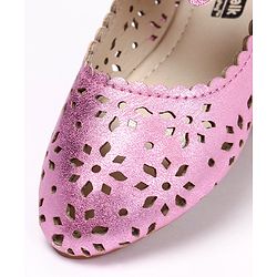 Cute Walk by Babyhug Bellies Bow Applique - Pink - EU 25 Pink