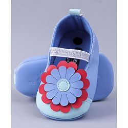 Cute Walk by Babyhug Booties Flower Motif - Blue