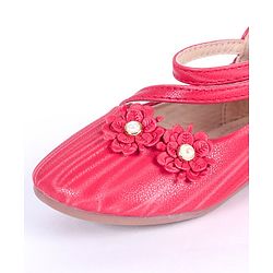 Cute Walk by Babyhug Bellies With Floral Motif - Red