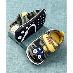 Cute Walk by Babyhug Camouflage Canvas Musical Shoes Engine Patch - Green