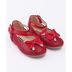 Cute Walk by Babyhug Bellies Bow & Floral Motif - Red