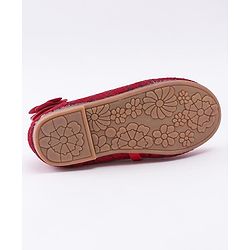 Cute Walk by Babyhug Bellies Bow & Floral Motif - Red