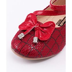 Cute Walk by Babyhug Bellies Bow & Floral Motif - Red