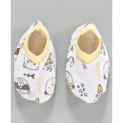 Babyhug 100% Cotton Cap Mittens & Booties Set Bear Print Yellow -  Diameter 10.5 cm