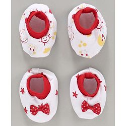 Babyhug 100% Booties Star Print - White Red