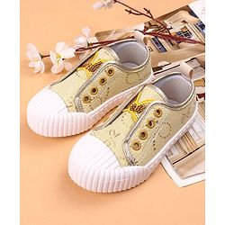 Cute Walk by Babyhug Casual Shoes Butterfly Embellishment - Brown