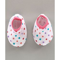 Babyhug 100% Cotton Printed Cap & Mittens With Booties White Pink - Diameter 11 cm