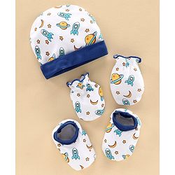 Babyhug 100% Cotton Cap & Mitten With Booties Set Space Print - Diameter 11 cm