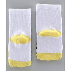 Cute Walk by Babyhug Anti-bacterial Ankle Length Socks Pineapple Design Pack of 3 - White Pink
