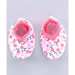 Babyhug Printed Cap With Booties & Mittens Pink - Diameter 11 cm