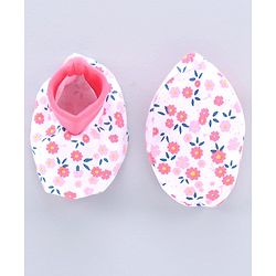 Babyhug Printed Cap With Booties & Mittens Pink - Diameter 11 cm