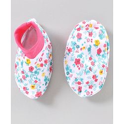 Babyhug Cap Mitten & Booties Floral Print - Cap Diameter 10.5 cm