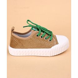 Cute Walk by Babyhug Casual Shoes Star Patch - Brown