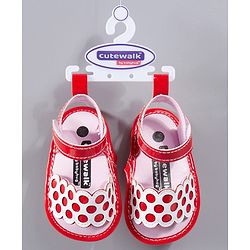 Cute Walk by Babyhug Booties - Pink