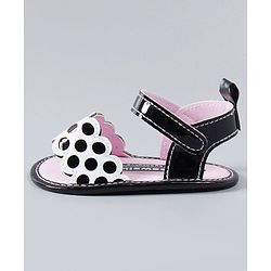 Cute Walk by Babyhug Booties - Pink