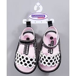 Cute Walk by Babyhug Booties - Pink