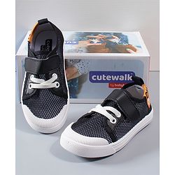 Cute Walk by Babyhug Casual Shoes - Black