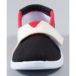 Cute Walk by Babyhug Casual Shoes - Black Red