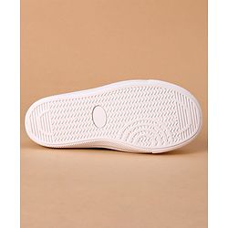Cute Walk by Babyhug Casual Shoes - White