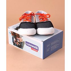 Cute Walk by Babyhug Casual Shoes - White