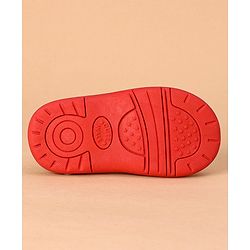 Cute Walk by Babyhug Sandals Crocodile Patch - Red
