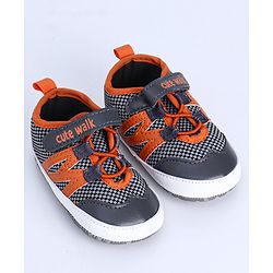 Cute Walk by Babyhug Booties - Orange Black