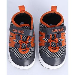 Cute Walk by Babyhug Booties - Orange Black